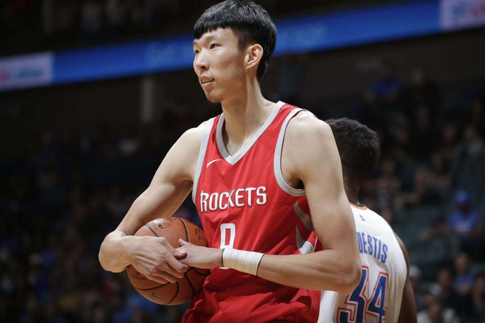 九游助手-周琦NBA总薪水950万，实际到手有多少？说出来你别不信|休斯敦火箭队|合同|球员|薪资|保障_新浪体育_新浪新闻